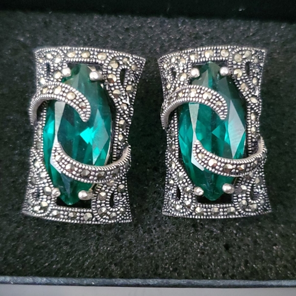 STERLING SILVER MARCASITE GREEN STONE EARRINGS - Picture 2 of 9